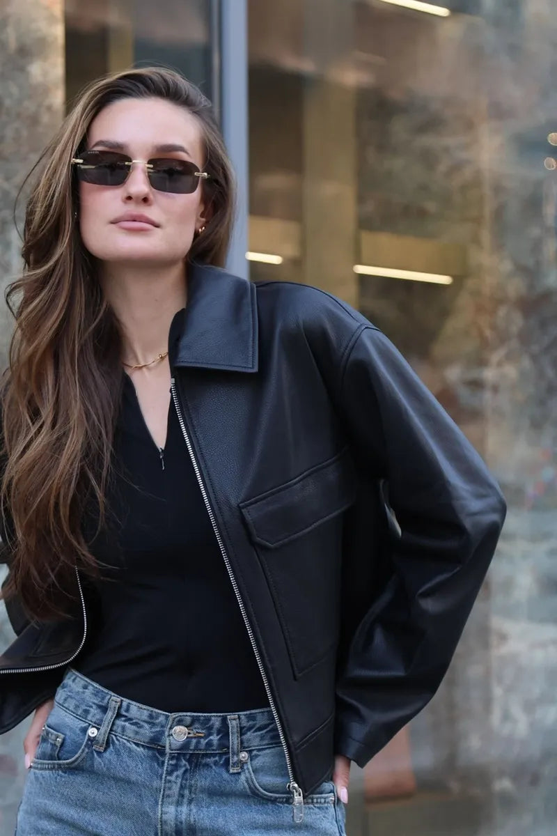 Women's Cropped Zip-Up Leather Trucker Jacket with Flap Pockets
